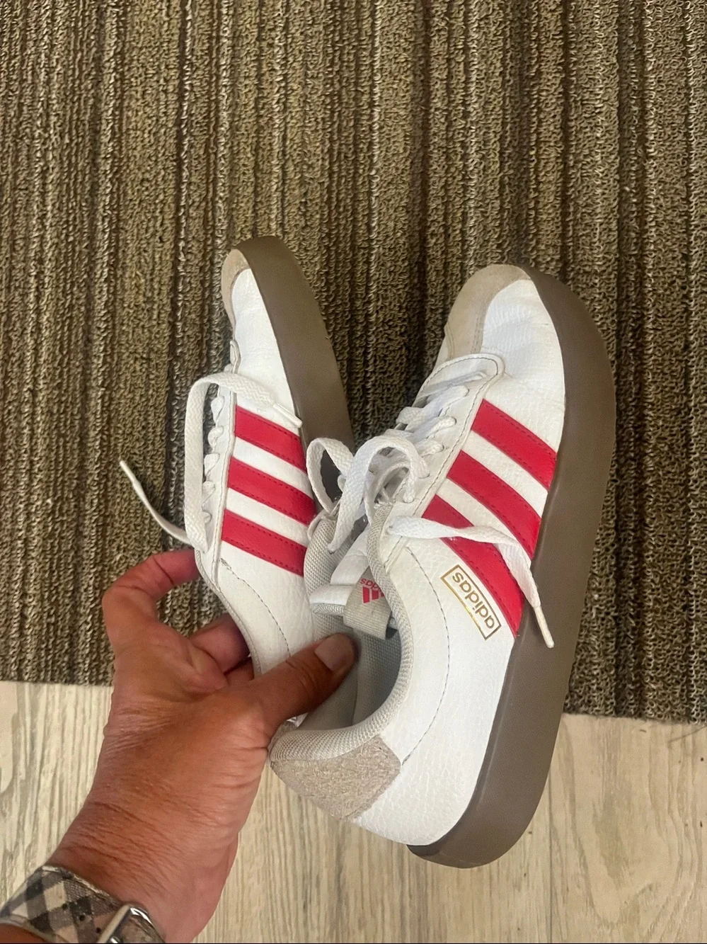 Adidas sneakers red stripes 6
